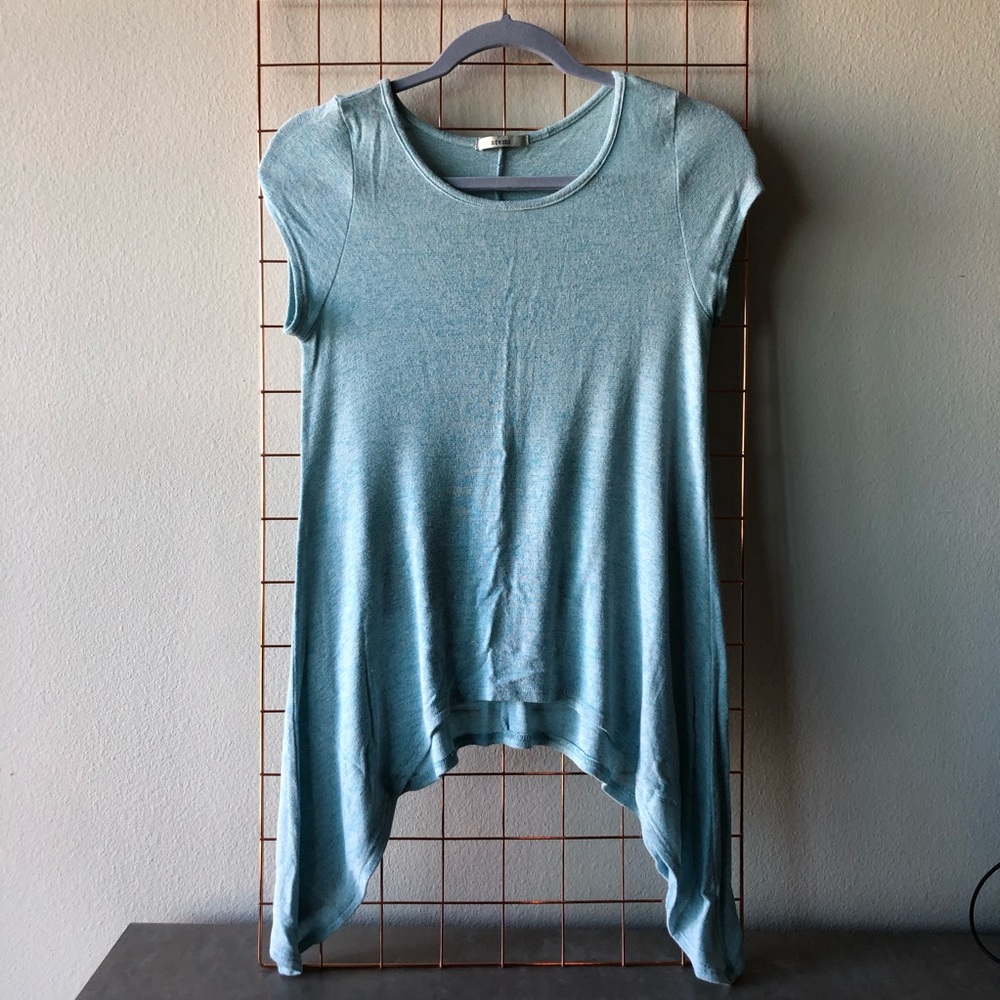 Acemi | Baby Blue Side-High/Low Tee